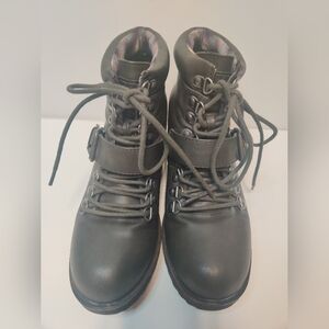 Rocket Dog Dark Gray Moto Boots, cross front strap lace up Womens 7.5